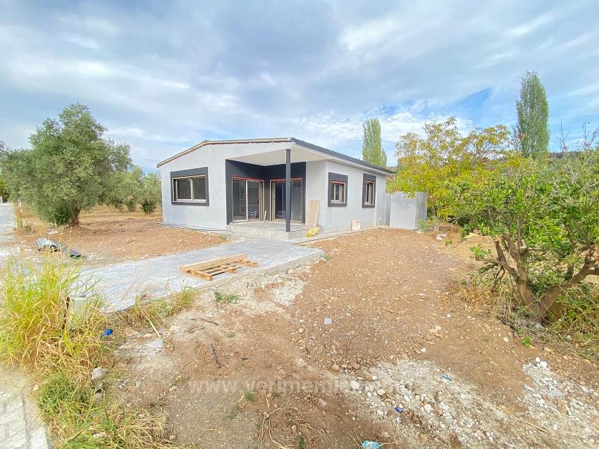 Detached 2+1 House For Sale In Kavakdere On 250M2 Land