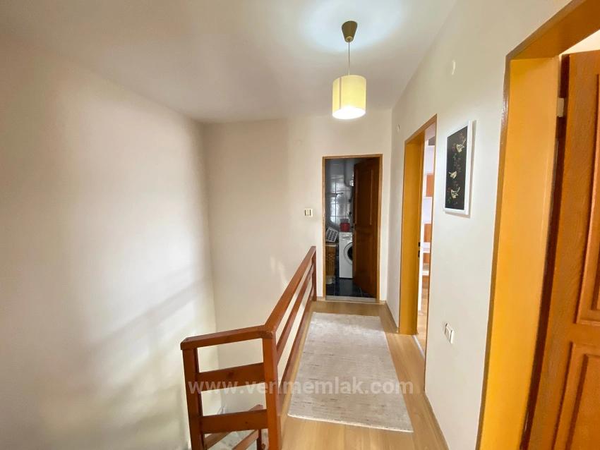 3+1 Villa For Sale On The Sea Side In A Complex With Pool In Ürkmez