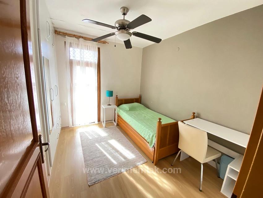 3+1 Villa For Sale On The Sea Side In A Complex With Pool In Ürkmez