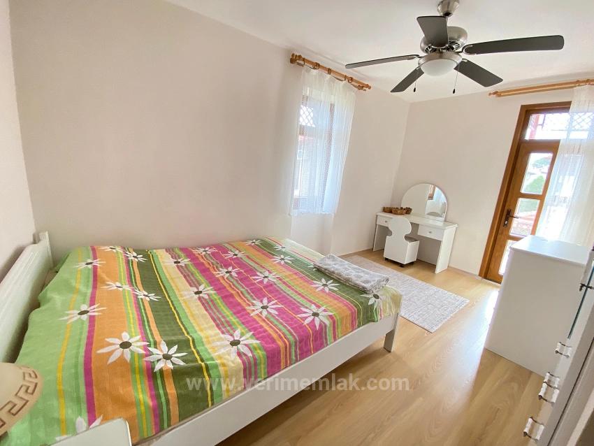 3+1 Villa For Sale On The Sea Side In A Complex With Pool In Ürkmez