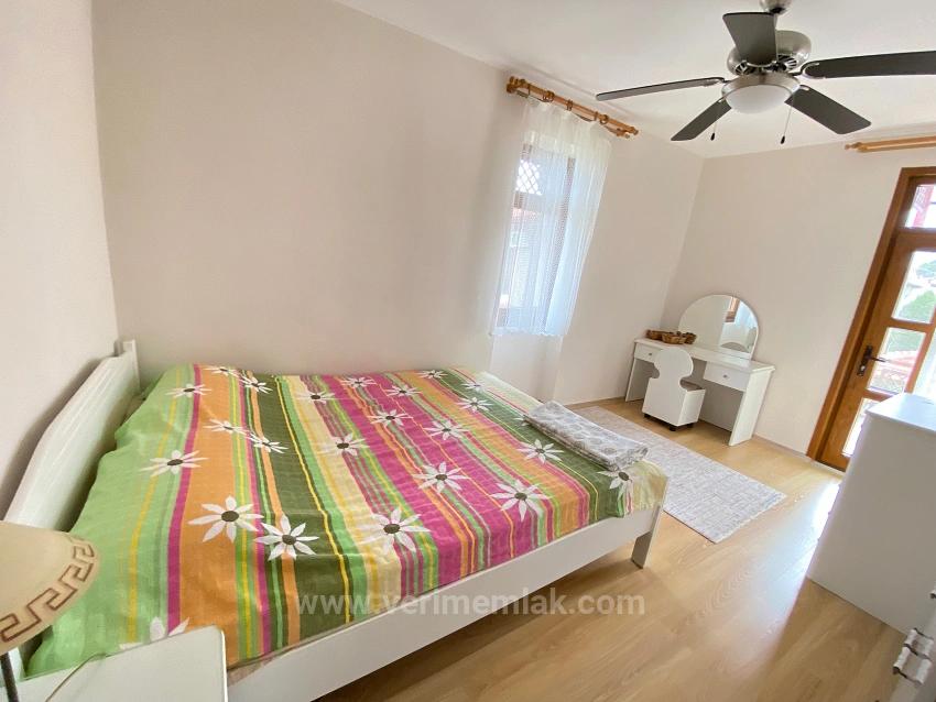 3+1 Villa For Sale On The Sea Side In A Complex With Pool In Ürkmez