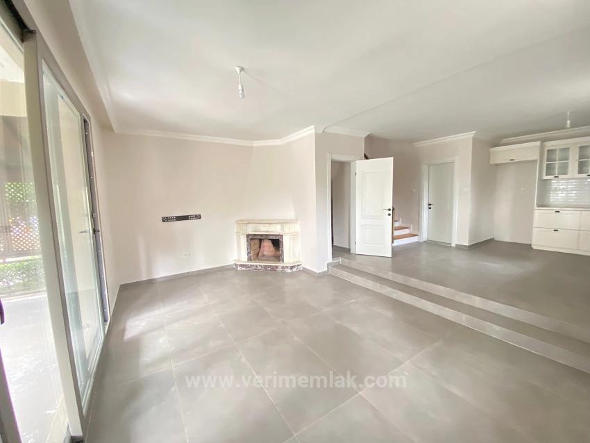 3+1 Villa With Pool And Security, Right On The Seafront In Seferihisar Erdem Tur Site