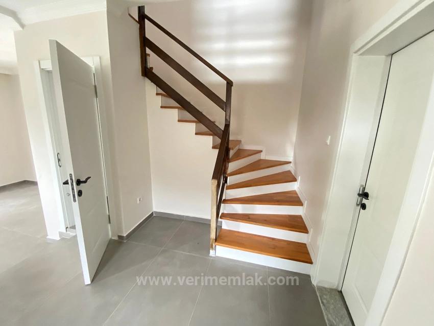 3+1 Villa For Sale In Ürkmez With Outdoor Olympic Pool And Garden, 100M From The Beach