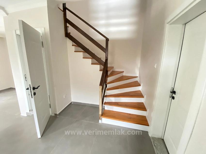 3+1 Villa For Sale In Ürkmez With Outdoor Olympic Pool And Garden, 100M From The Beach