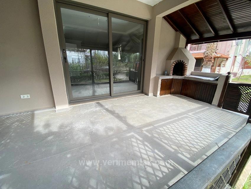 3+1 Villa For Sale In Ürkmez With Outdoor Olympic Pool And Garden, 100M From The Beach