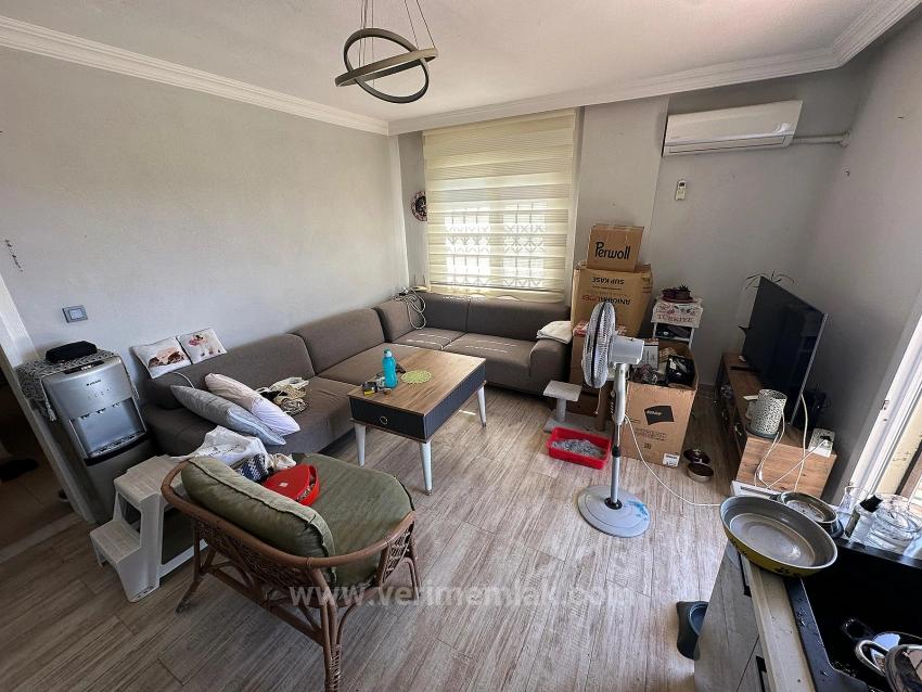 2+1 Airy Flat For Sale In Central Location In Ürkmez