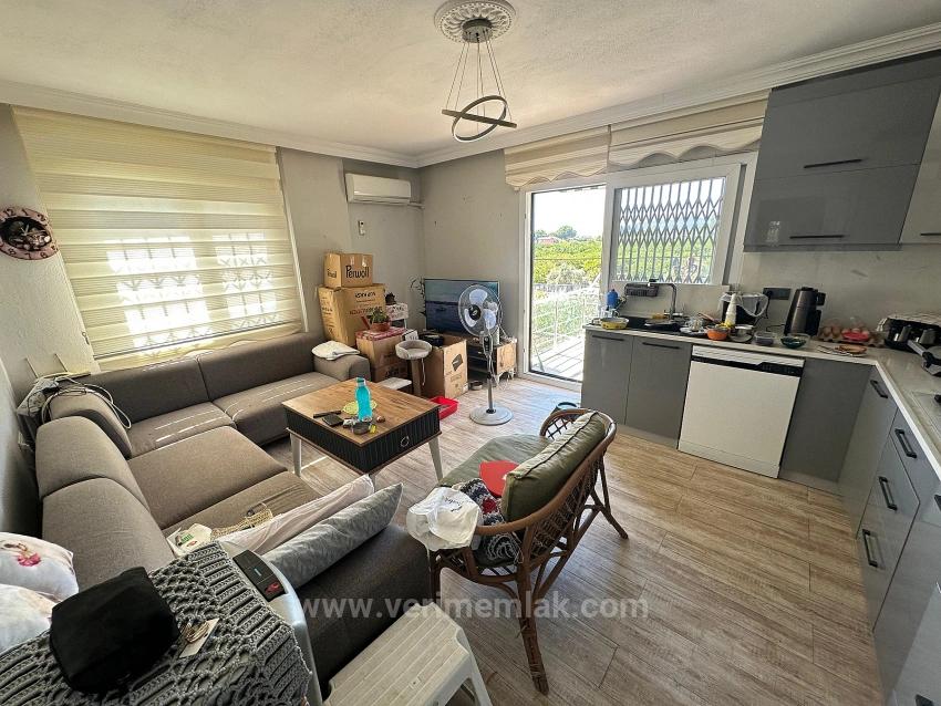 2+1 Airy Flat For Sale In Central Location In Ürkmez