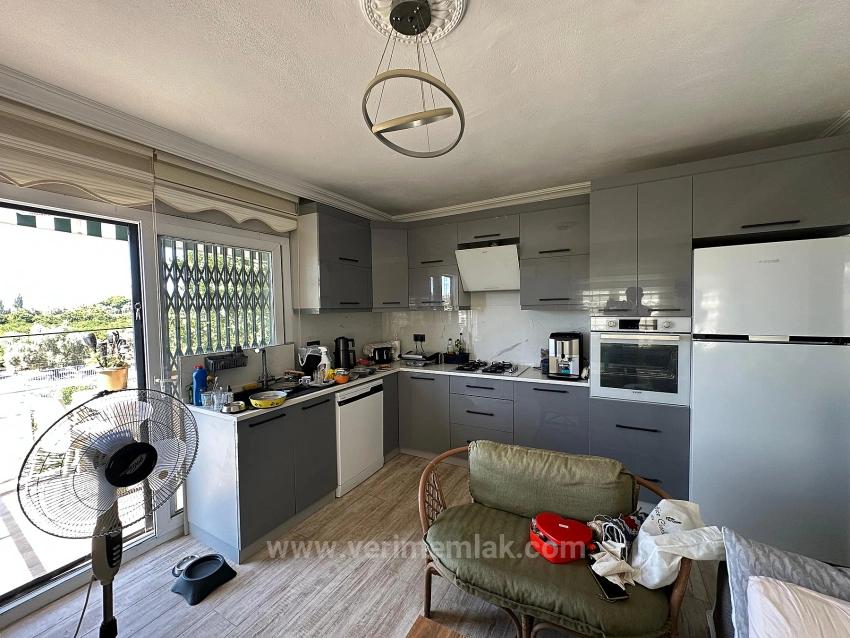 2+1 Airy Flat For Sale In Central Location In Ürkmez