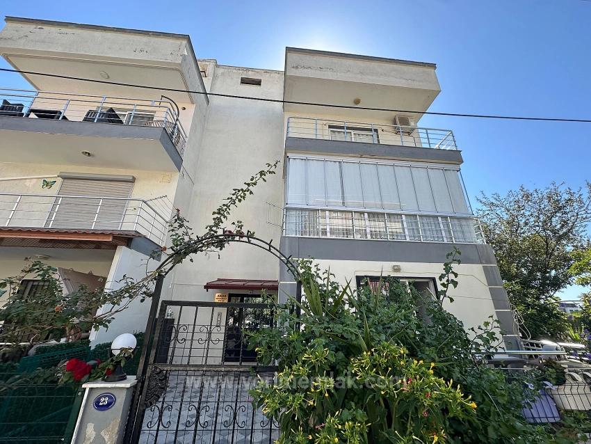 2+1 Airy Flat For Sale In Central Location In Ürkmez
