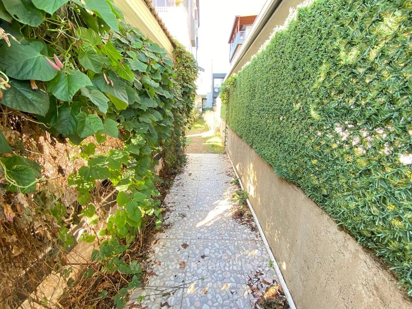 The Best Location And Seaside 1+1 Garden Apartment In Ürkmez Bengiler