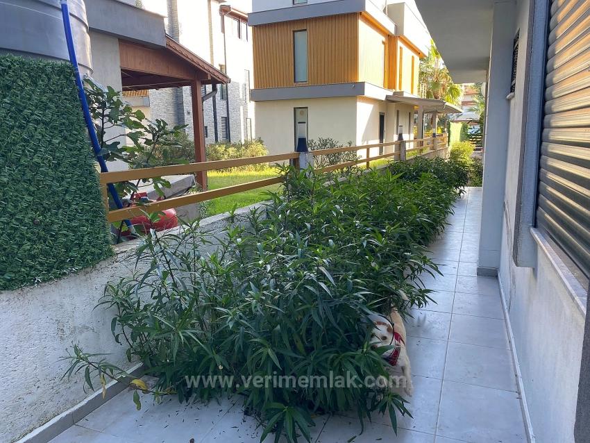 The Best Location And Seaside 1+1 Garden Apartment In Ürkmez Bengiler