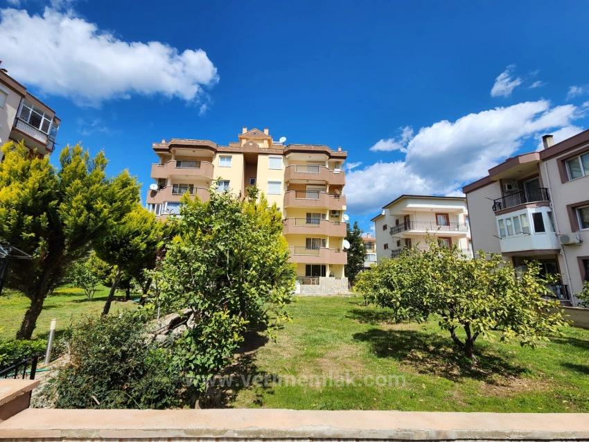 3+1 Apartment For Sale In Ürkmez, Middle Floor With Elevator In The City Center