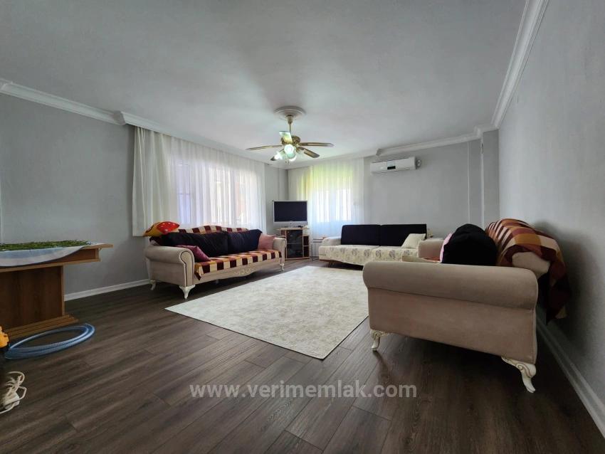3+1 Apartment For Sale In Ürkmez, Middle Floor With Elevator In The City Center