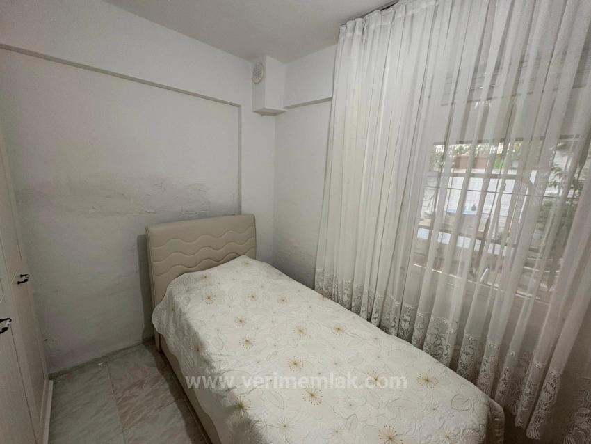 3+1 Garden Floor Apartment For Sale On The Sea Side In Ürkmez