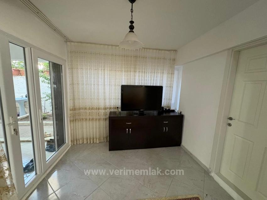 3+1 Garden Floor Apartment For Sale On The Sea Side In Ürkmez