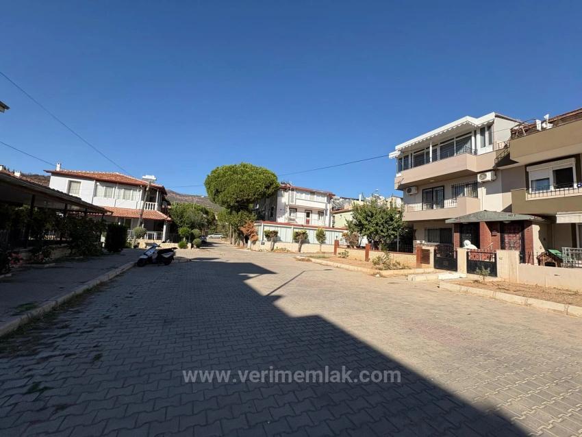 3+1 Garden Floor Apartment For Sale On The Sea Side In Ürkmez