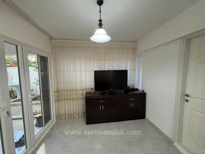3+1 Garden Floor Apartment For Sale On The Sea Side In Ürkmez