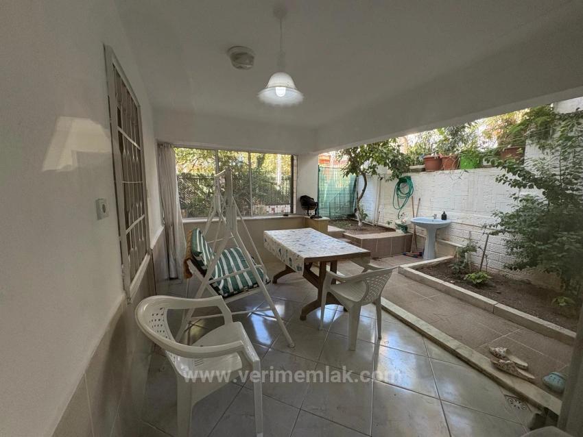 3+1 Garden Floor Apartment For Sale On The Sea Side In Ürkmez