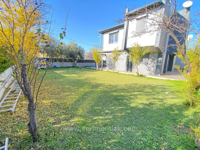 A Single Detached Villa On A 307M2 Plot, 50M From The Sea In Doğanbey.