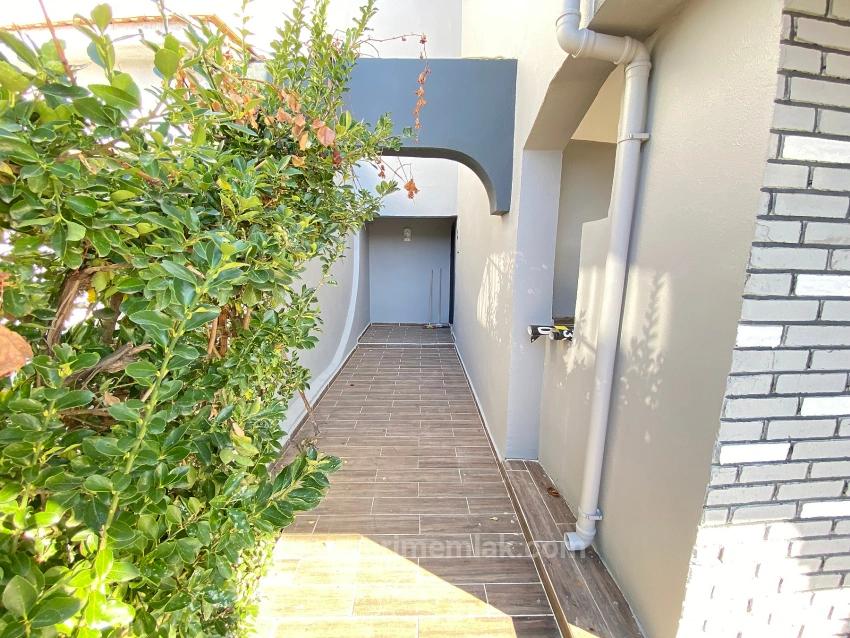 A Single Detached Villa On A 307M2 Plot, 50M From The Sea In Doğanbey.