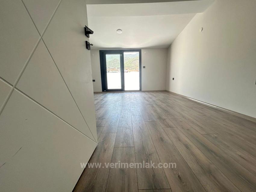 3+1 Villa For Sale In Özderede Çarşı Center, Front Side, Ready For Occupation!!