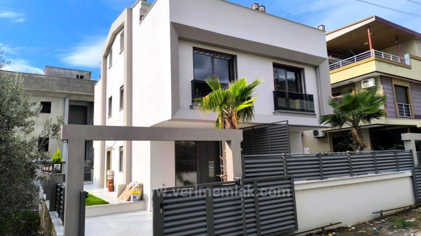 Opportunity For Sale: 3+1 Villa With Spacious Garden In Özdere