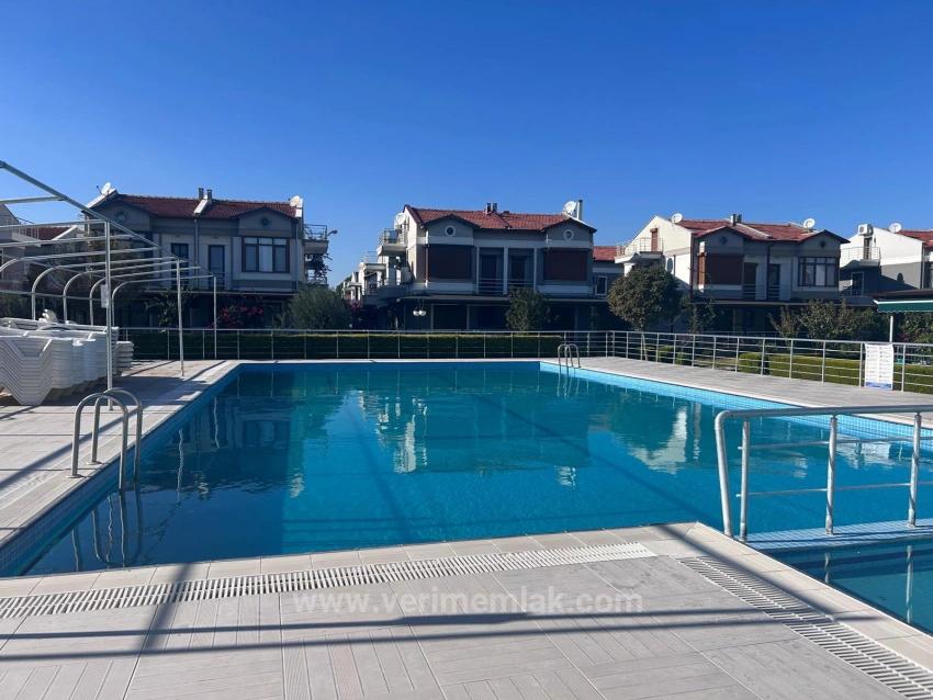 3+1 Villa With Pool In A Seaside Complex In Gümüldür