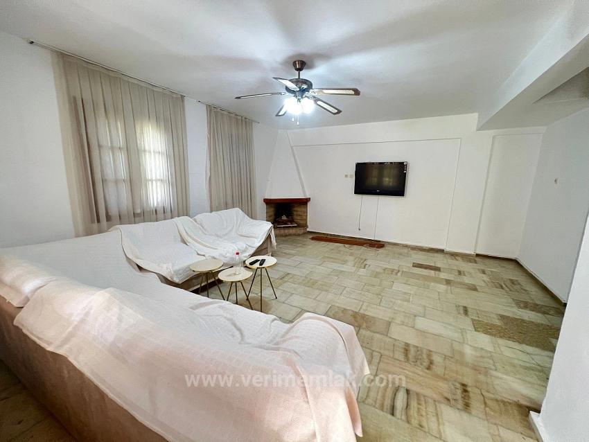 3+1 Villa For Sale In A Gated Community On The Seaside In Ürkmz