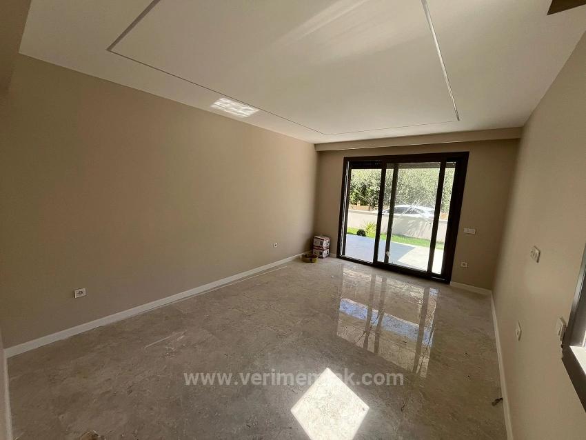 Özdere Çukuralaltı Central Location 3+1 Summer House For Sale With Parking