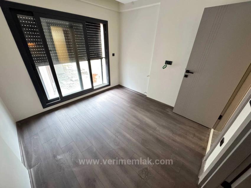 Luxury 3+1 Private Villa With Pool On Sea Side In Özdere