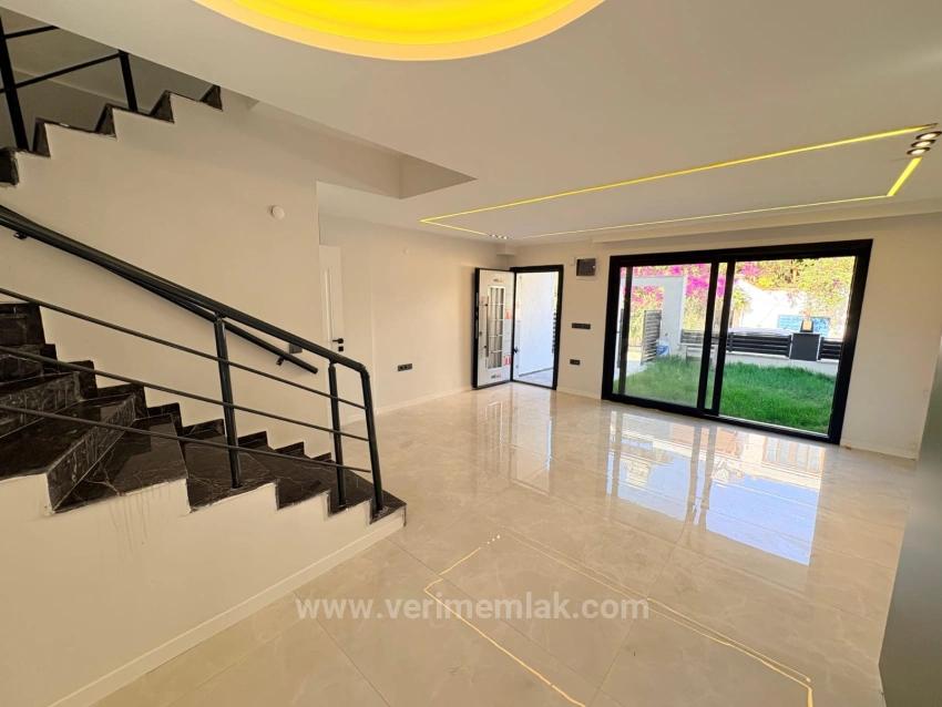 Luxury 3+1 Villa With Large Garden For Sale In Özdere Ortamahalle