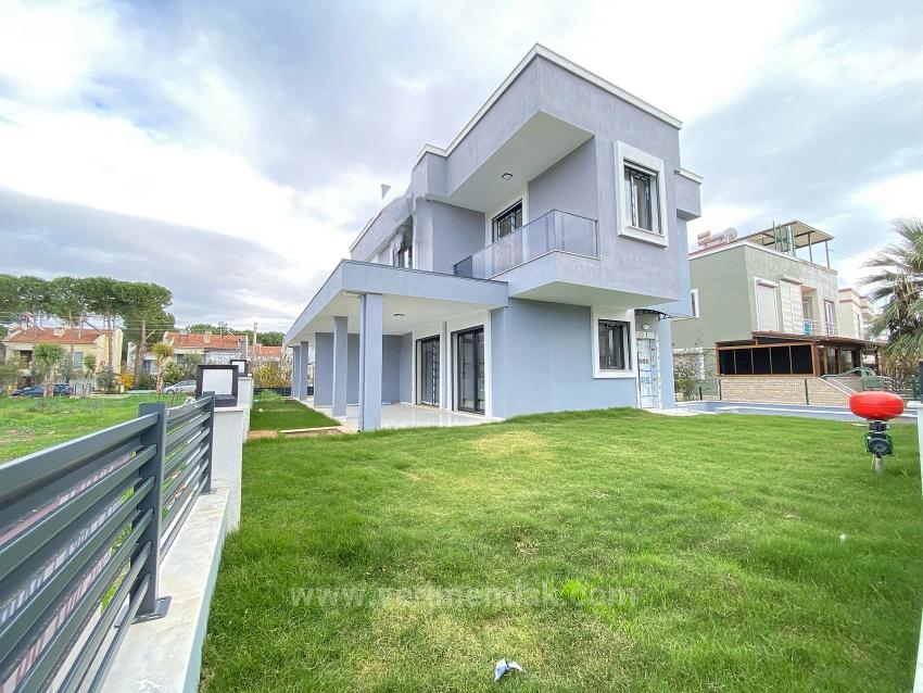 Modern Designed Corner 3+1 Villa Close To The Sea In Seferihisar Cumhuriyet!