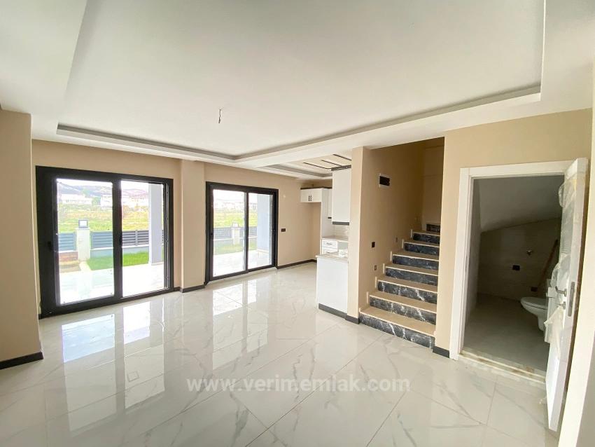 3+1 Corner Villa For Sale In Doğanbey, Seferihisar - Facing Green Area