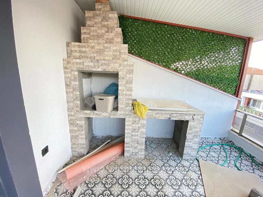 Luxury 3+1 Duplex Apartment With Terrace In A Central Location In Ürkmez