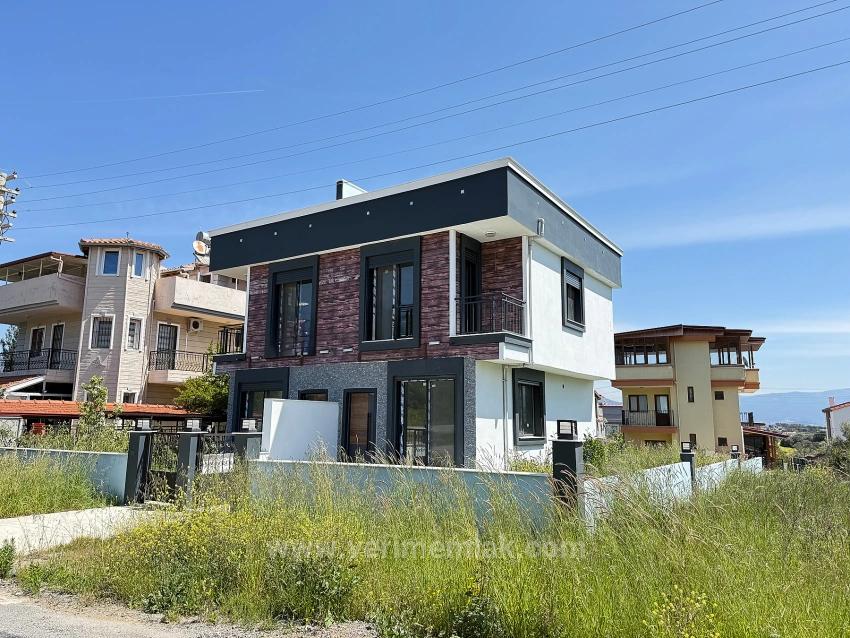 2+1 Villa For Sale In Doğanbey With Full Sea View And Garden