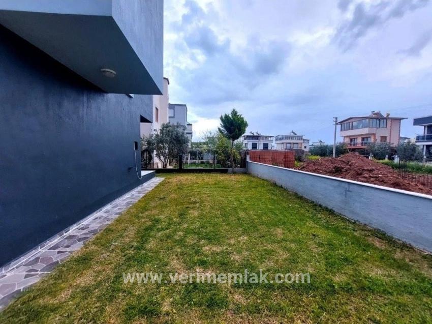 3+1 Bedroom Villa For sale in Cumhuriyet Nbh. Seferihisar Doğanbey - 300 m²