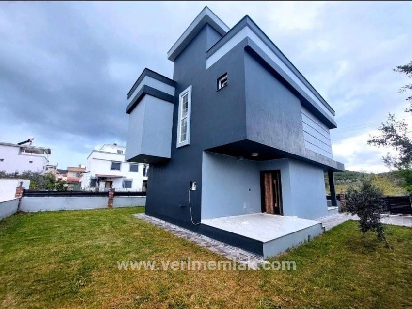 3+1 Bedroom Villa For sale in Cumhuriyet Nbh. Seferihisar Doğanbey - 300 m²