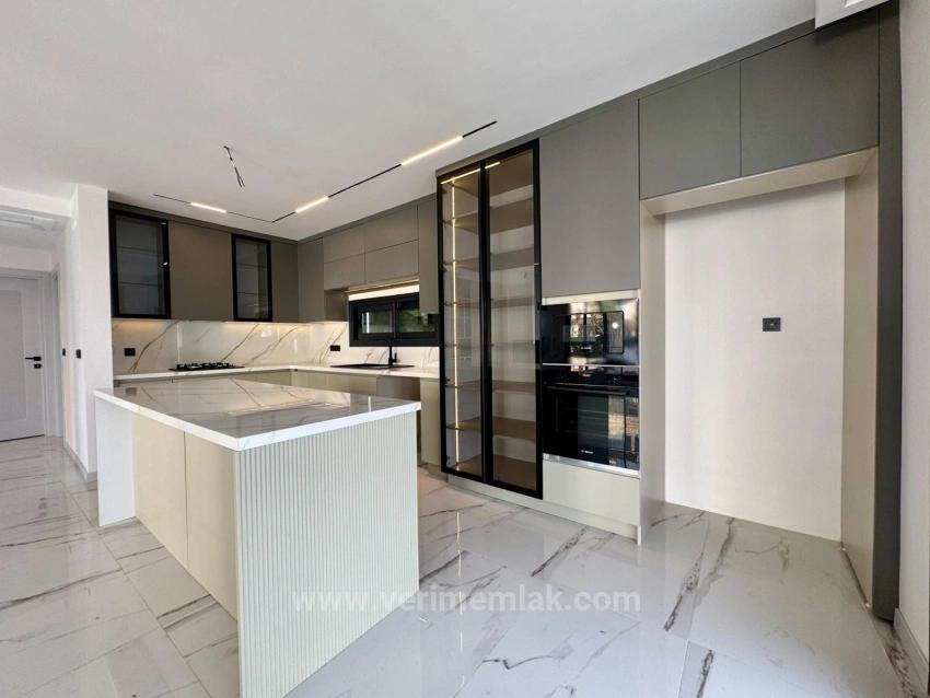 Luxury, Fully Detached 4+1 Villa With Pool, Brand New, In Sığacık, Seferihisar.