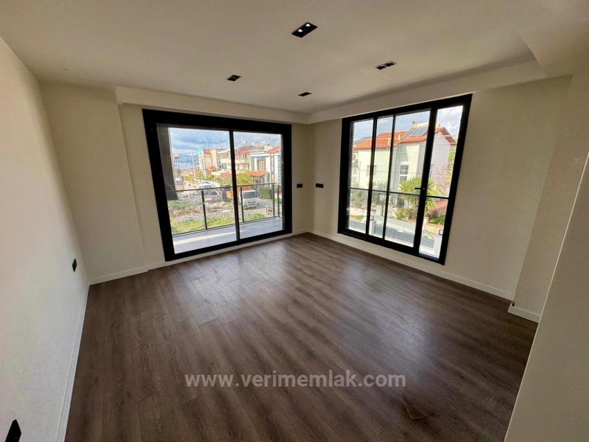 Luxury, Fully Detached 4+1 Villa With Pool, Brand New, In Sığacık, Seferihisar.