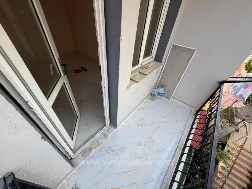 2+1 Apartment For Sale In Seferihisar Bengiler, 150M From The Sea, Above A Market.