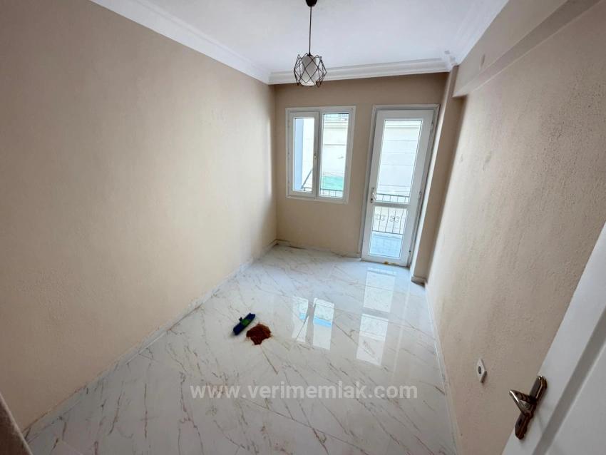 2+1 Apartment For Sale In Seferihisar Bengiler, 150M From The Sea, Above A Market.