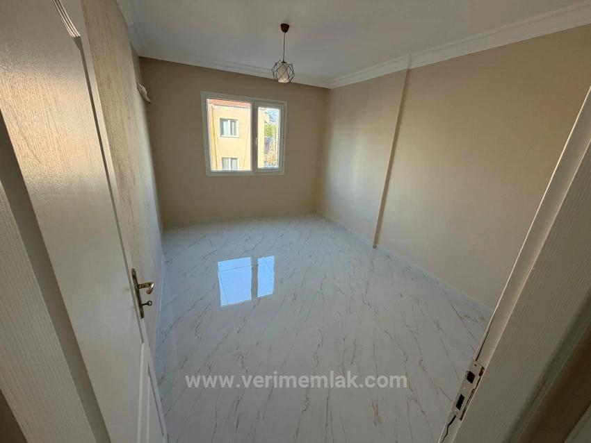 2+1 Apartment For Sale In Seferihisar Bengiler, 150M From The Sea, Above A Market.