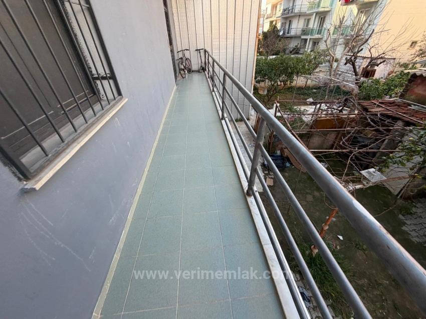 2+1 Apartment For Sale In Seferihisar Bengiler, 150M From The Sea, Above A Market.