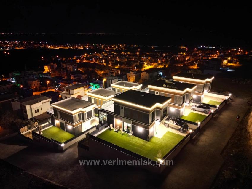 Smart Tv With Electric Vehicle Charging Station And Full Sea View In Seferihisar Atatürk Neighborhood