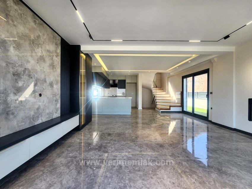 Smart Tv With Electric Vehicle Charging Station And Full Sea View In Seferihisar Atatürk Neighborhood