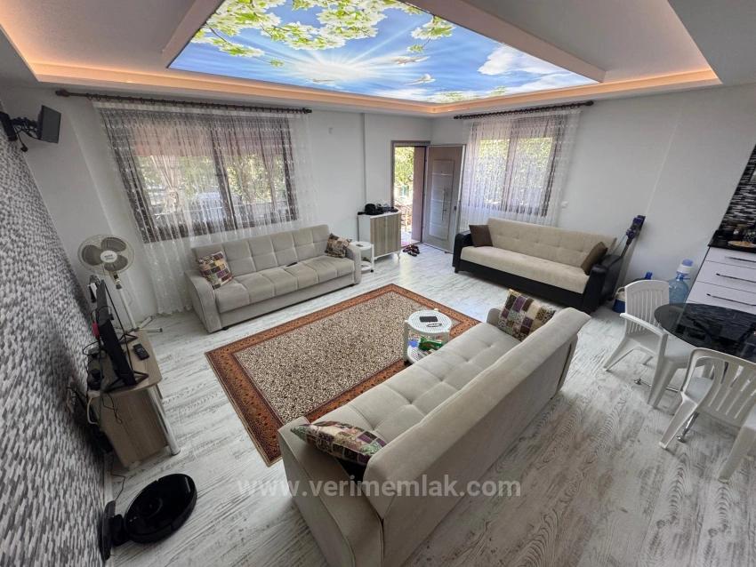 Luxury 2+1 Villa With Spacious Garden, 500M From The Sea In Seferihisar Cumhuriyet