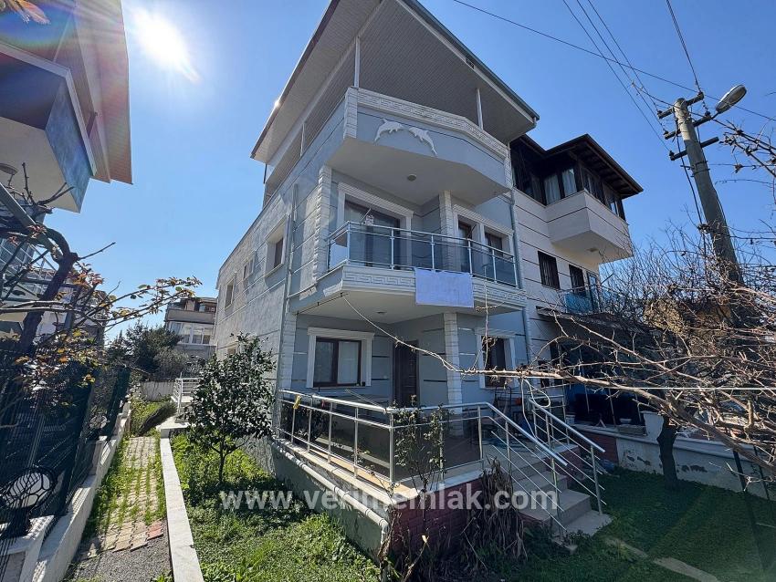 2+1 Bedroom Villa For sale in Cumhuriyet Nbh. Seferihisar Doğanbey - 150 m²