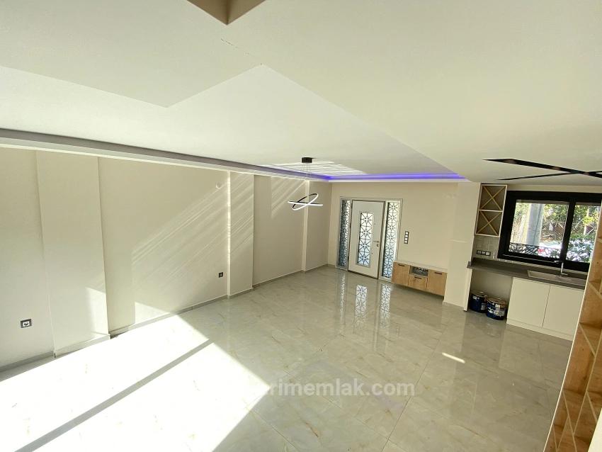 3+1 Detached Villa For Sale On The Seaside In Doğanbey