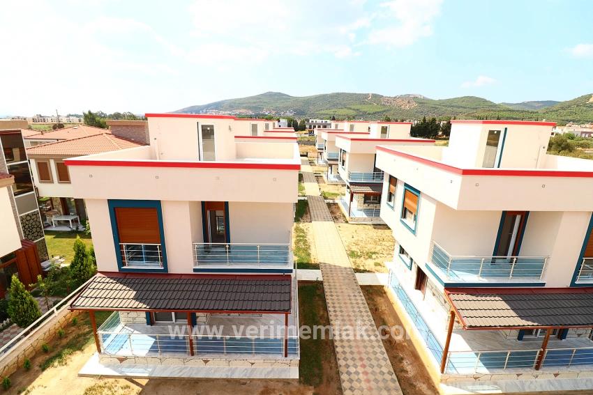 3+1 Bedroom Villa For sale in Cumhuriyet Nbh. Seferihisar Doğanbey - 230 m²