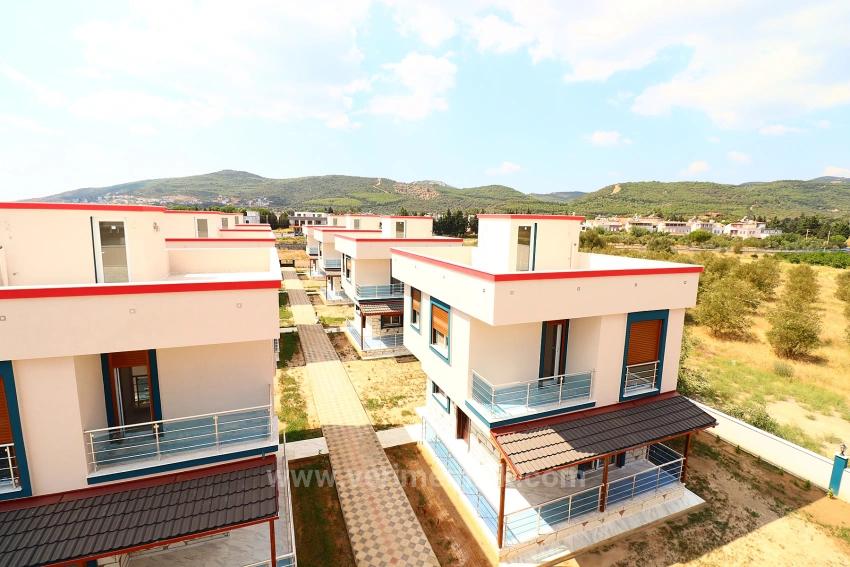 3+1 Detached Villa With Large Garden For Sale In Doğanbey